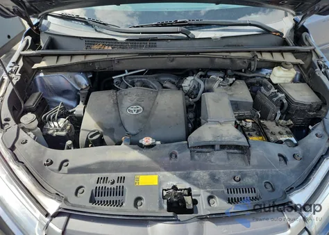 2018 Toyota Highlander Le из США, поврежденный, VIN 5TDBZRFH2JS913003